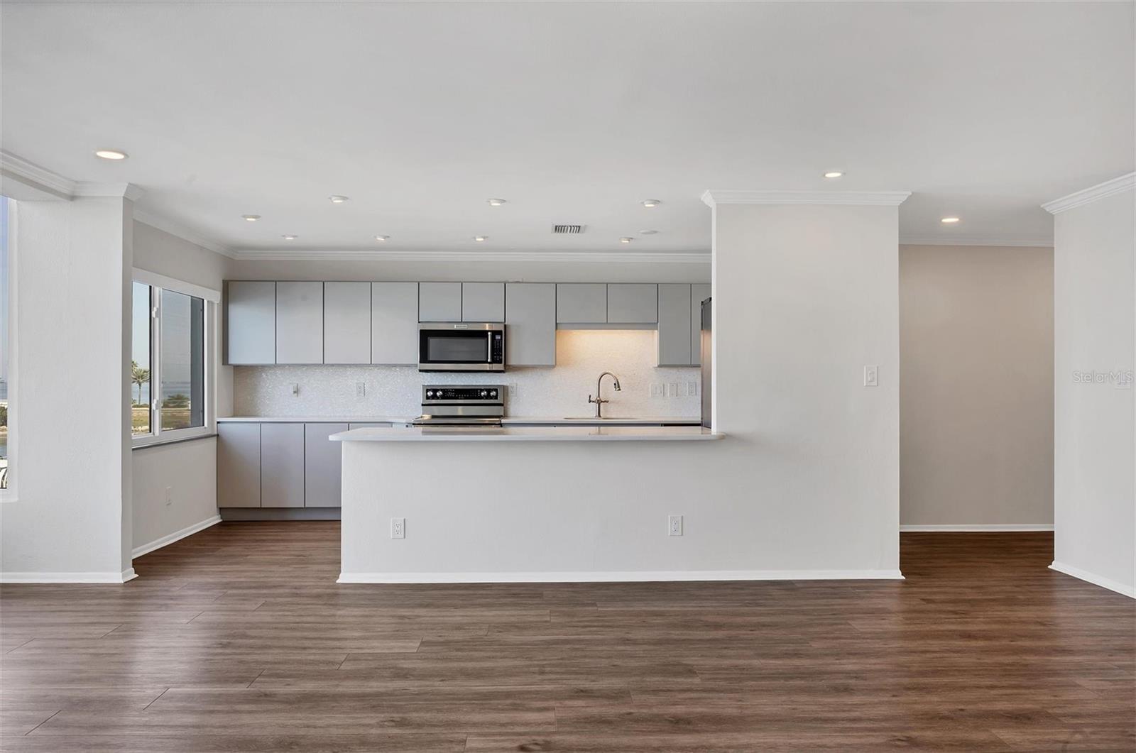 Image 21 of 60 For 226 Golden Gate Point 32