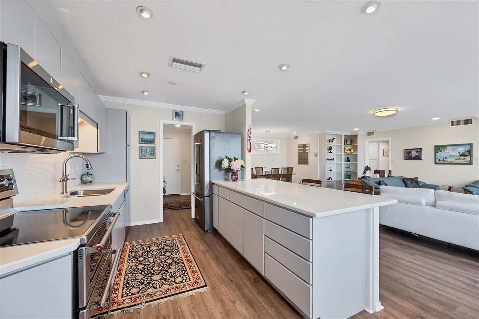 Image 23 of 60 For 226 Golden Gate Point 32