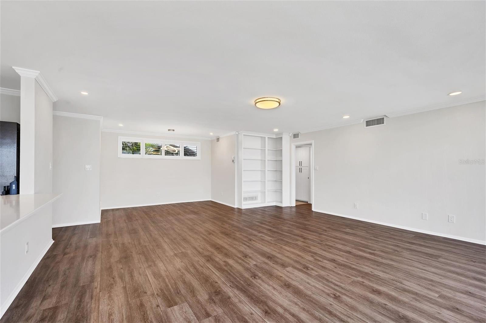 Image 24 of 60 For 226 Golden Gate Point 32