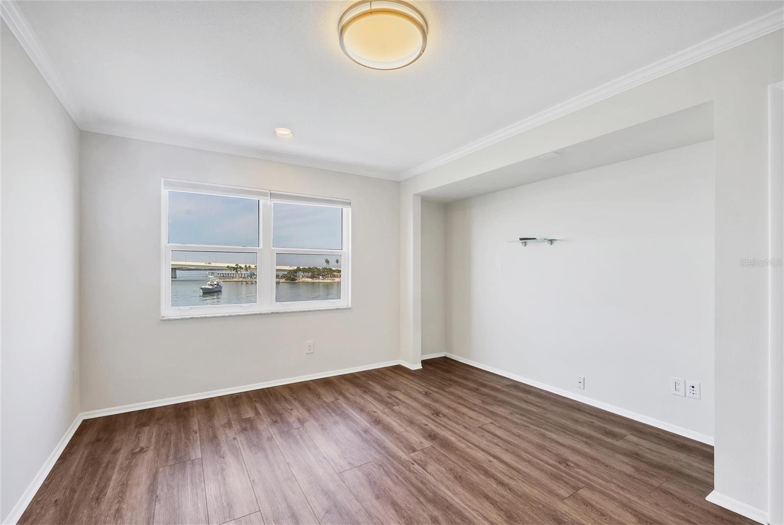 Image 33 of 60 For 226 Golden Gate Point 32