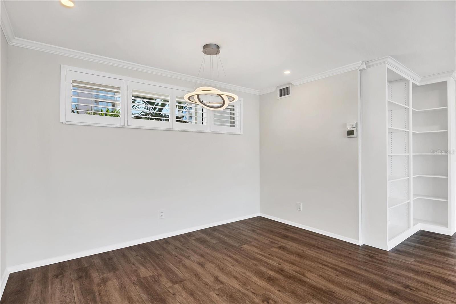 Image 35 of 60 For 226 Golden Gate Point 32