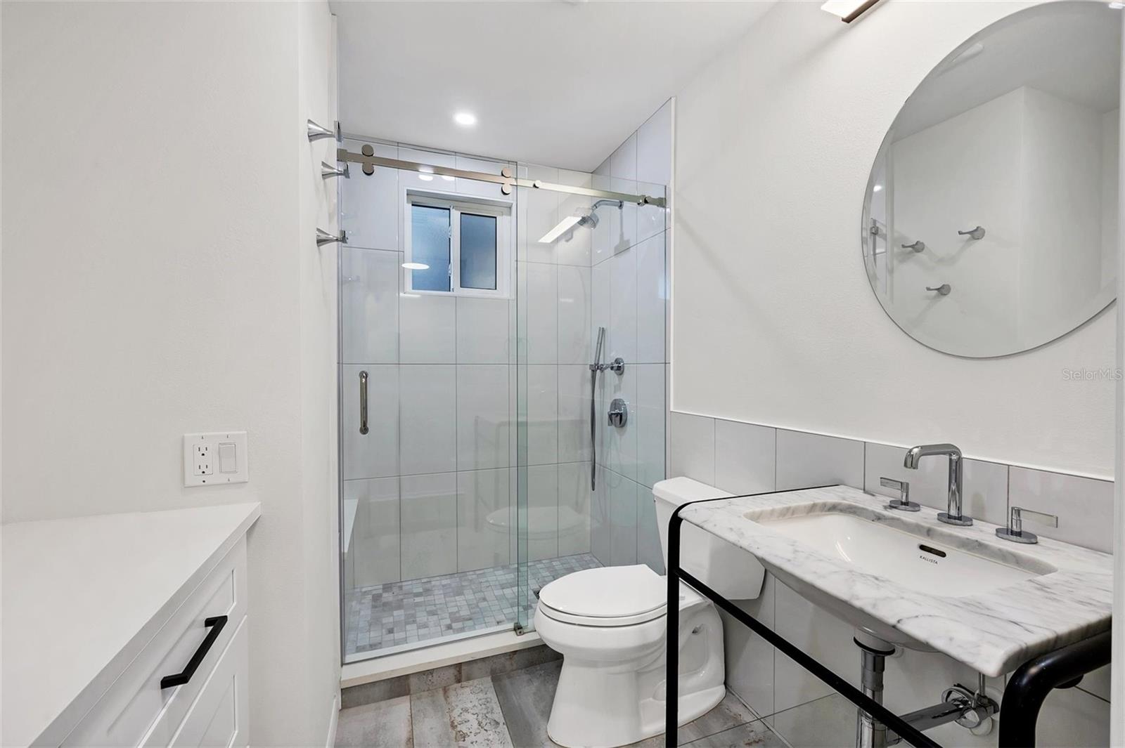 Image 37 of 60 For 226 Golden Gate Point 32