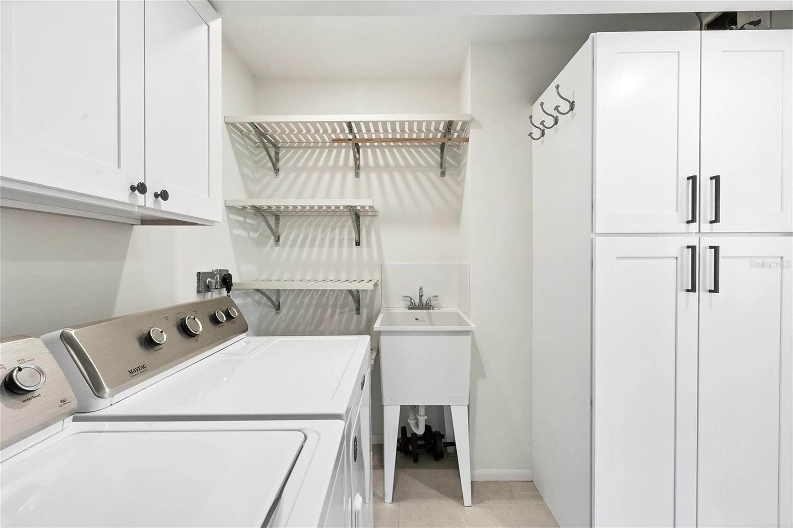 Image 39 of 60 For 226 Golden Gate Point 32