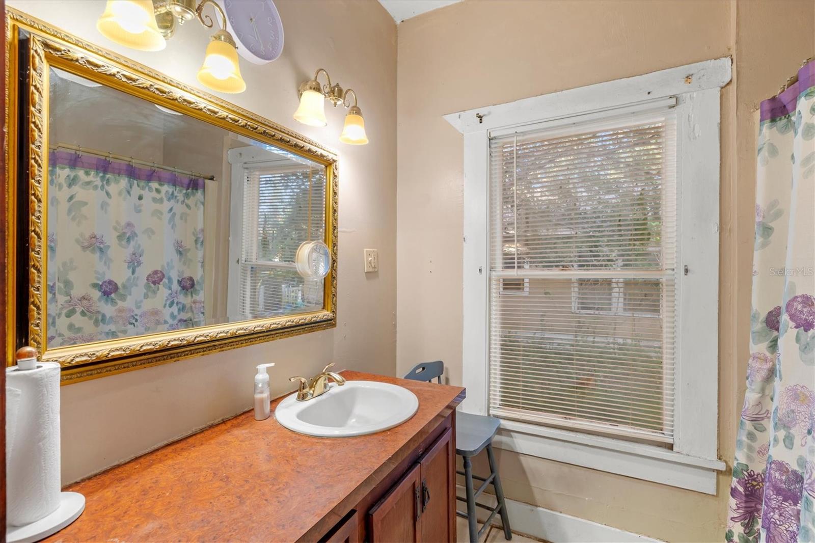 Image 15 of 61 For 2121 7th Avenue W