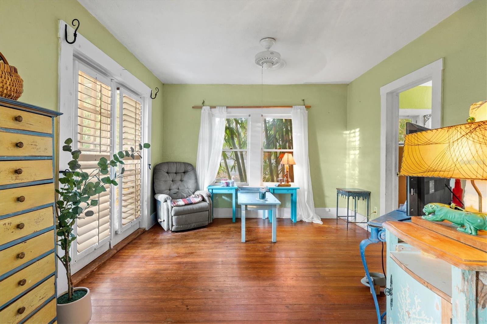 Image 32 of 61 For 2121 7th Avenue W