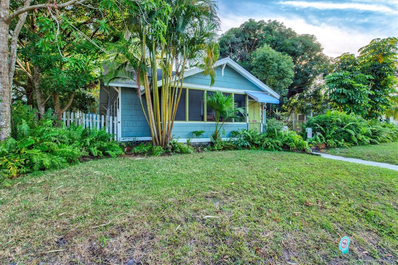 Image 4 of 61 For 2121 7th Avenue W