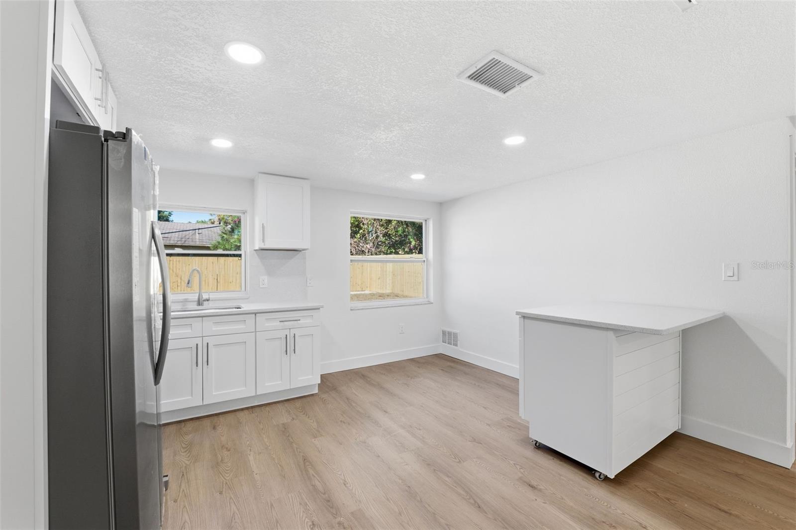 Image 18 of 29 For 5749 Pine Street