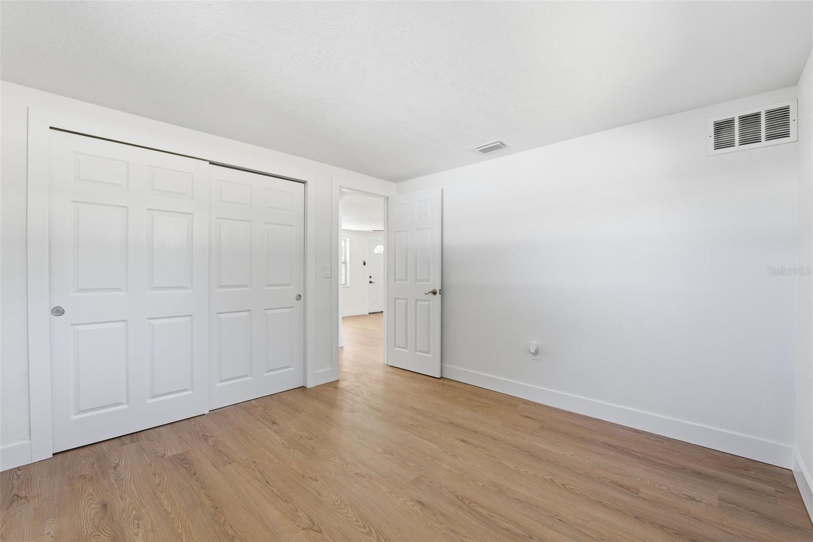 Image 20 of 29 For 5749 Pine Street