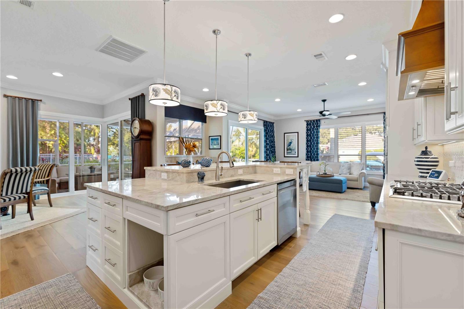 Image 10 of 56 For 304 Americas Cup Boulevard