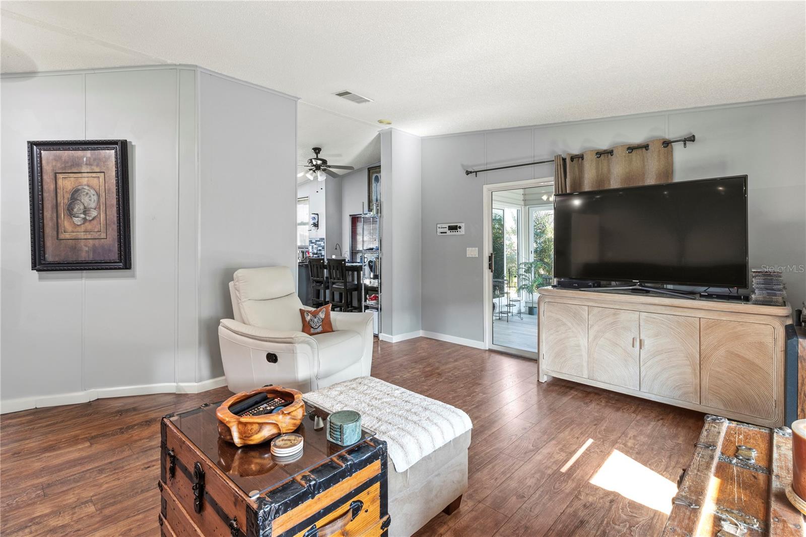 Image 6 of 44 For 158 Nightingale Circle