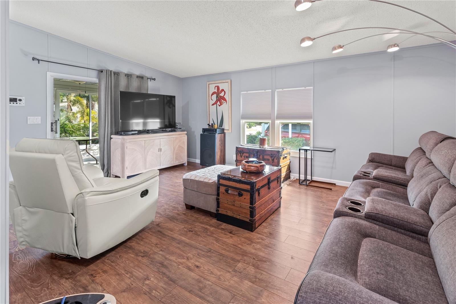 Image 7 of 44 For 158 Nightingale Circle