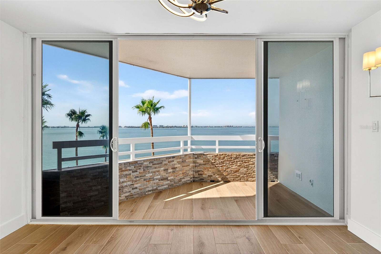 Image 13 of 100 For 888 Blvd Of The Arts  605