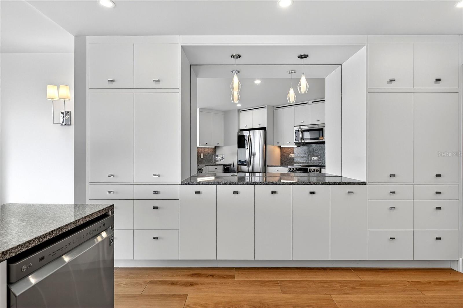 Image 18 of 100 For 888 Blvd Of The Arts  605