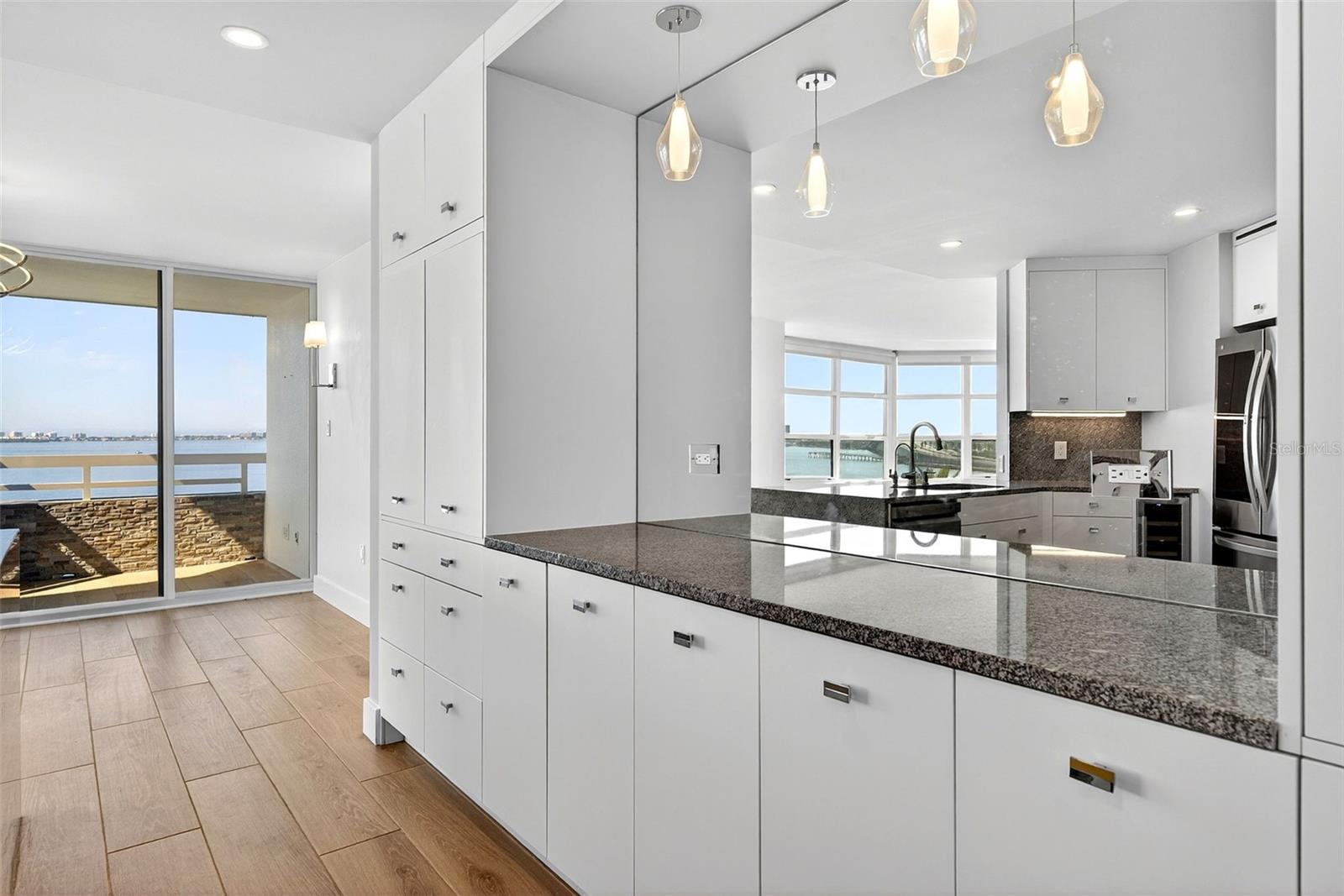 Image 19 of 100 For 888 Blvd Of The Arts  605