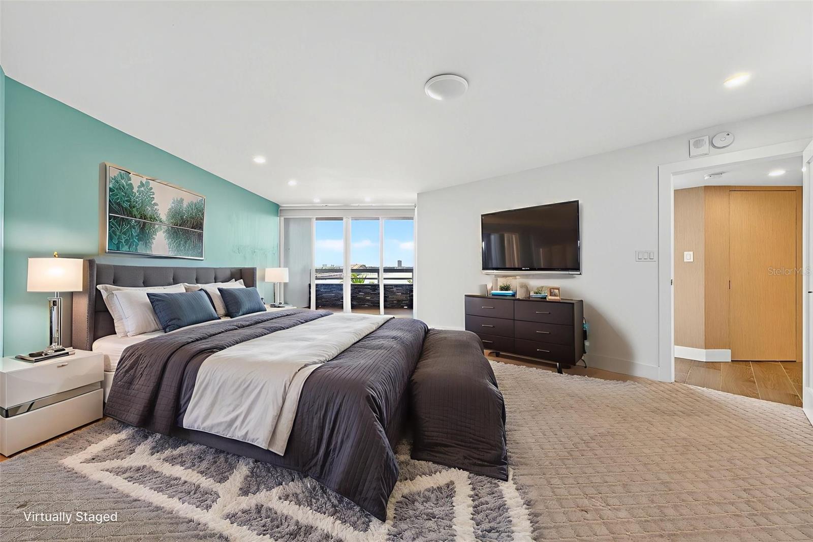 Image 28 of 100 For 888 Blvd Of The Arts  605