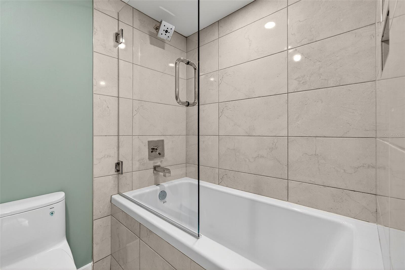 Image 48 of 100 For 888 Blvd Of The Arts  605