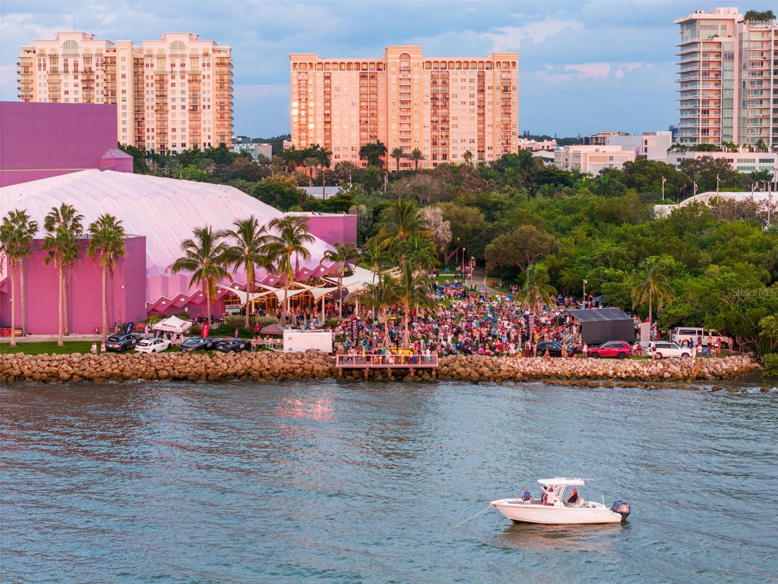 Image 89 of 100 For 888 Blvd Of The Arts  605