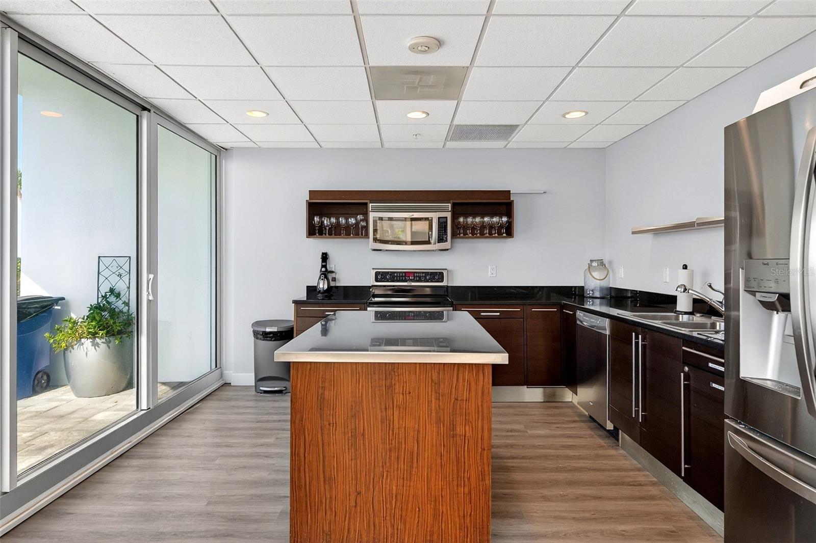 Image 95 of 100 For 888 Blvd Of The Arts  605