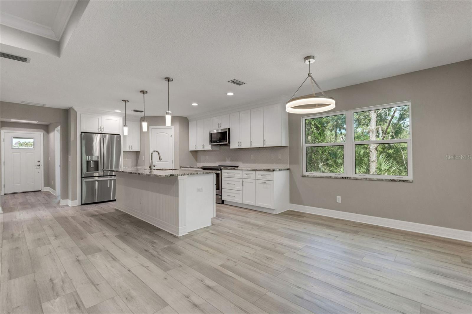 Image 17 of 46 For 1183 Cedar Avenue