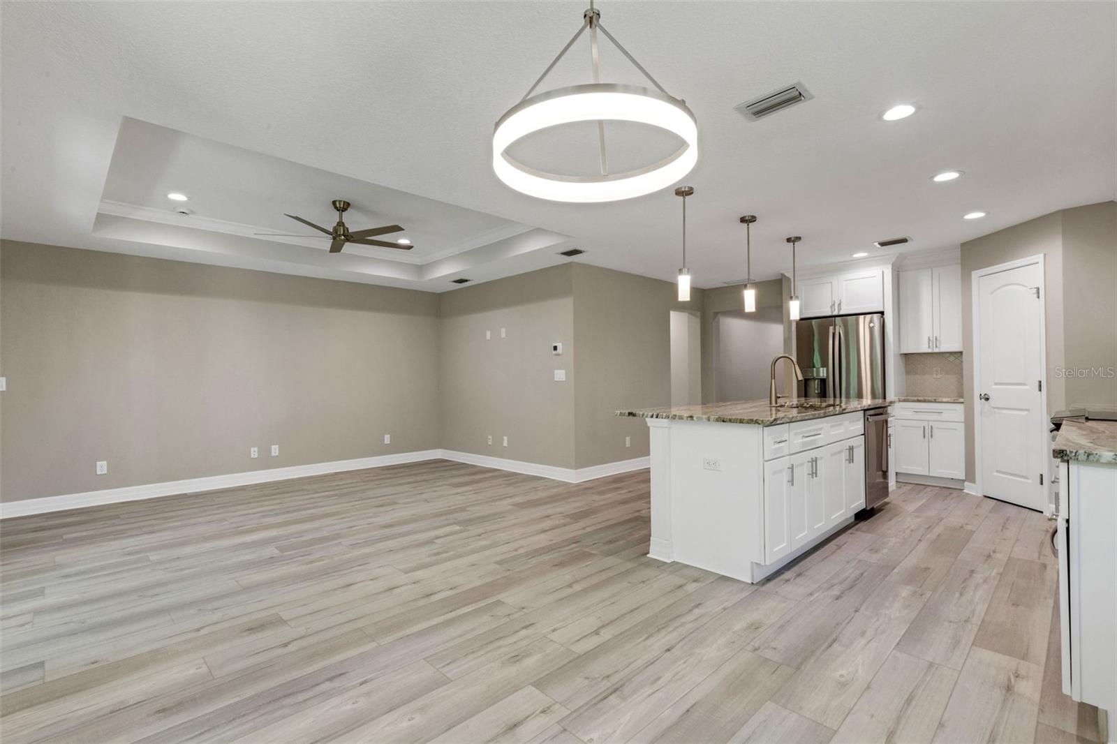 Image 18 of 46 For 1183 Cedar Avenue