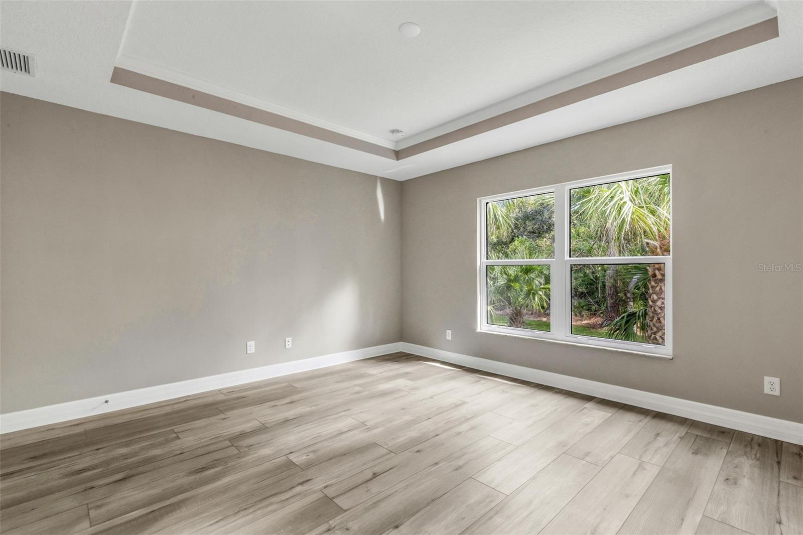 Image 25 of 46 For 1183 Cedar Avenue