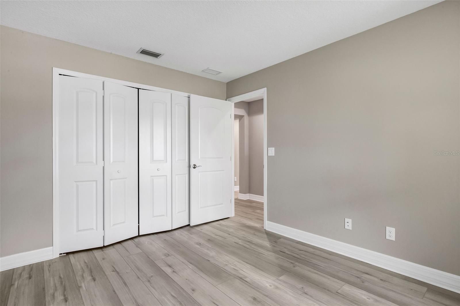 Image 38 of 46 For 1183 Cedar Avenue