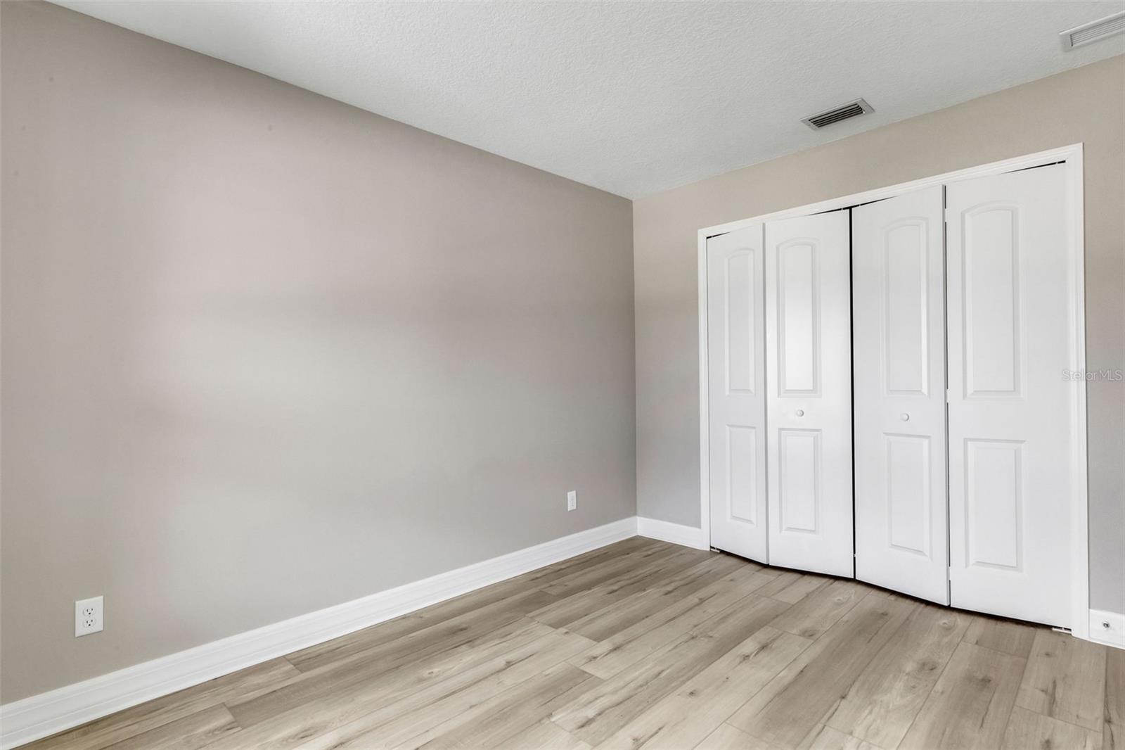 Image 39 of 46 For 1183 Cedar Avenue