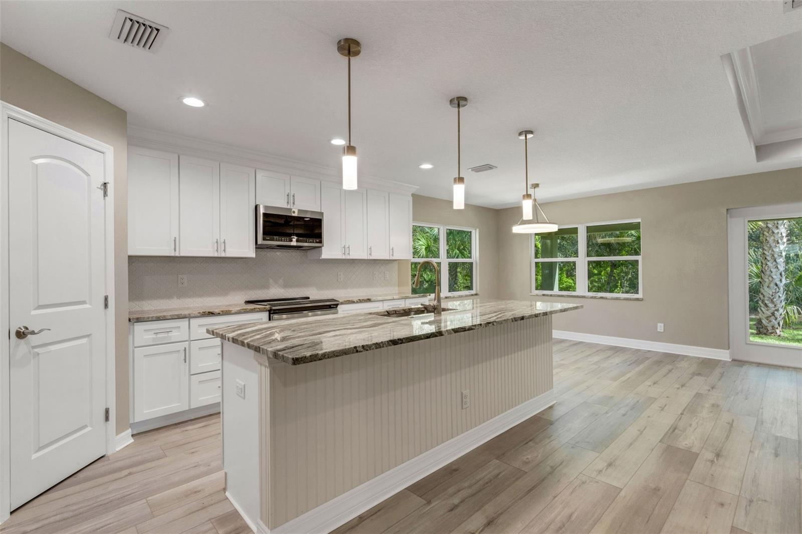 Image 5 of 46 For 1183 Cedar Avenue