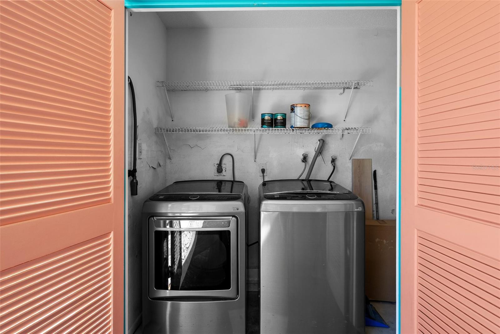 Image 19 of 50 For 6061 Fairway Lane 1411