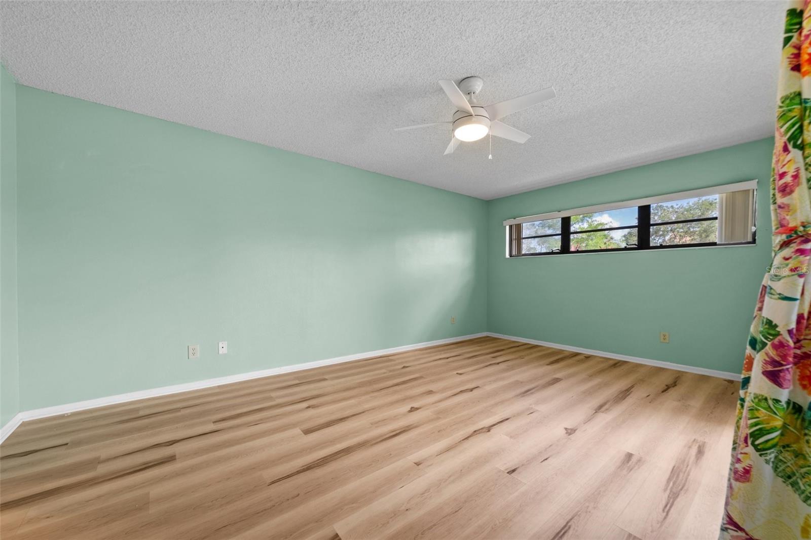 Image 21 of 50 For 6061 Fairway Lane 1411