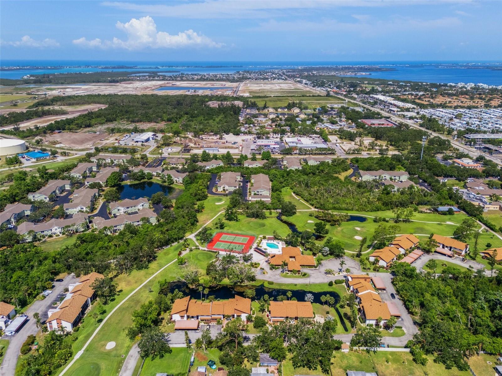 Image 32 of 50 For 6061 Fairway Lane 1411