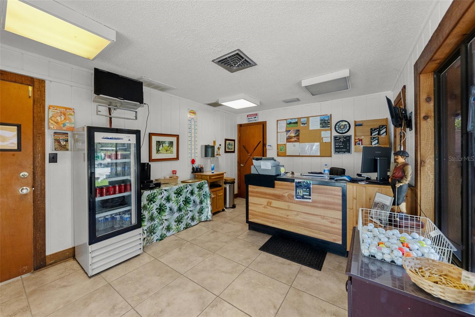 Image 39 of 50 For 6061 Fairway Lane 1411