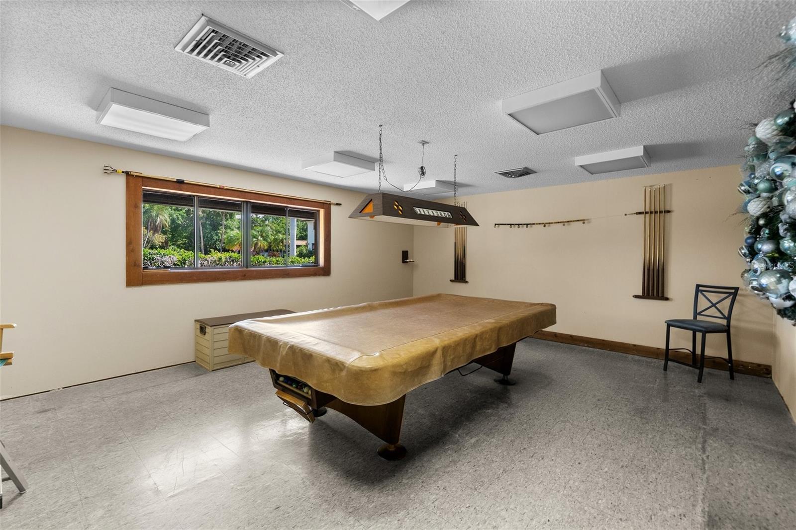 Image 46 of 50 For 6061 Fairway Lane 1411