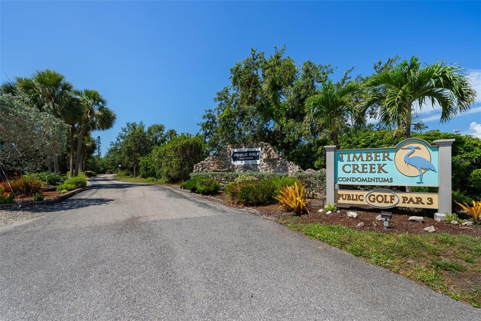 Image 6 of 50 For 6061 Fairway Lane 1411