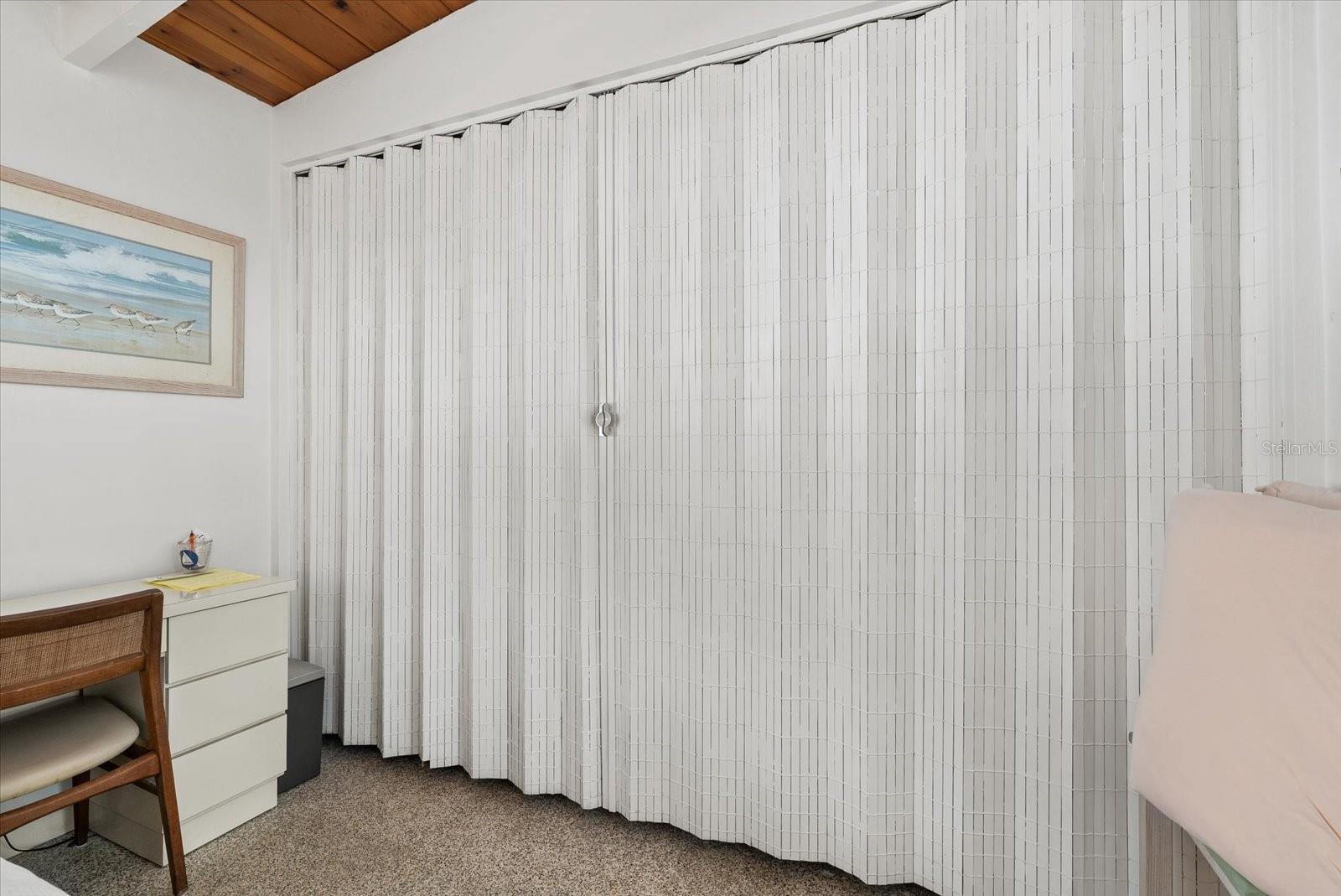 Image 16 of 45 For 6006 Midnight Pass Road 11