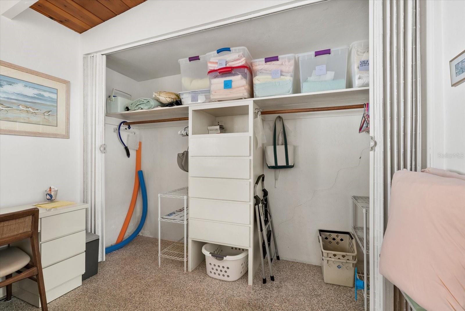 Image 17 of 45 For 6006 Midnight Pass Road 11