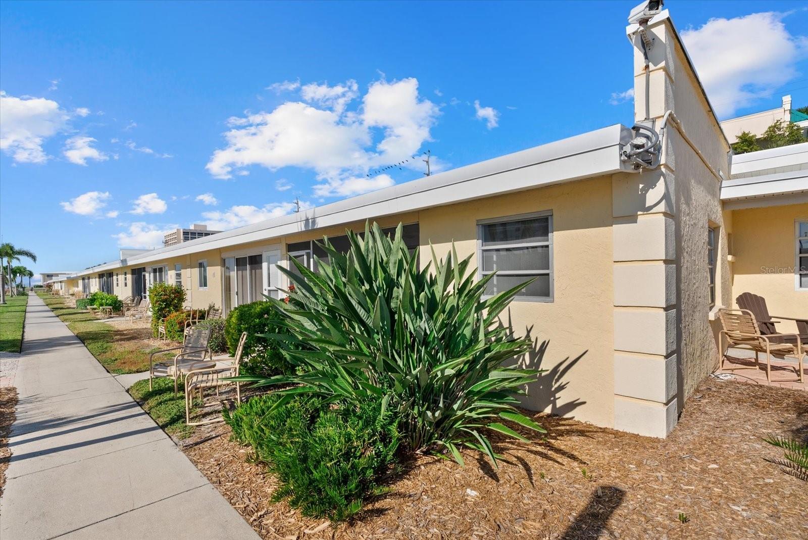 Image 20 of 45 For 6006 Midnight Pass Road 11