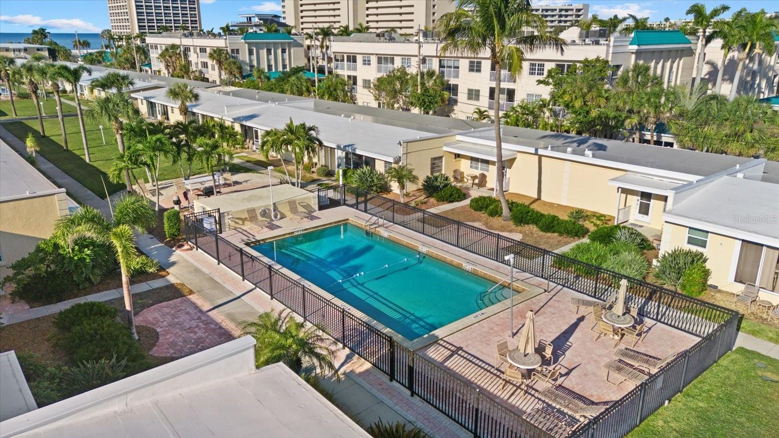 Image 24 of 45 For 6006 Midnight Pass Road 11