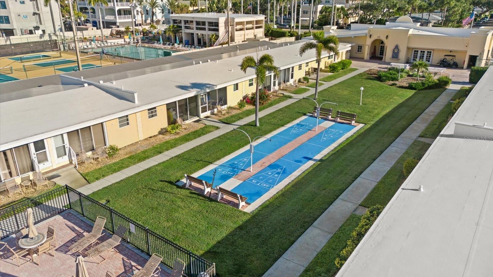 Image 31 of 45 For 6006 Midnight Pass Road 11