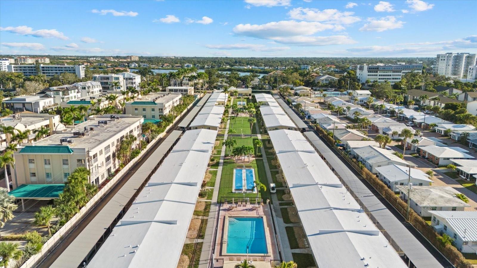 Image 40 of 45 For 6006 Midnight Pass Road 11