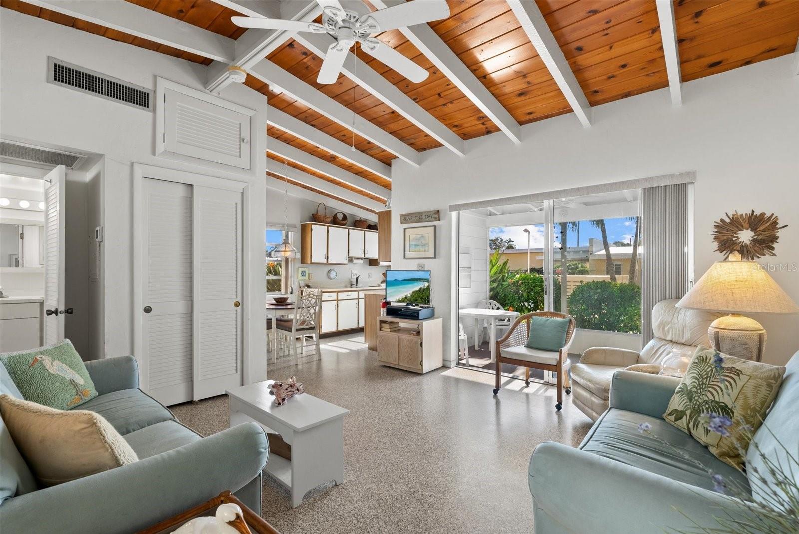 Image 5 of 45 For 6006 Midnight Pass Road 11