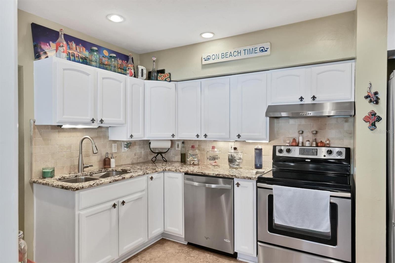 Image 14 of 44 For 401 28th Street W