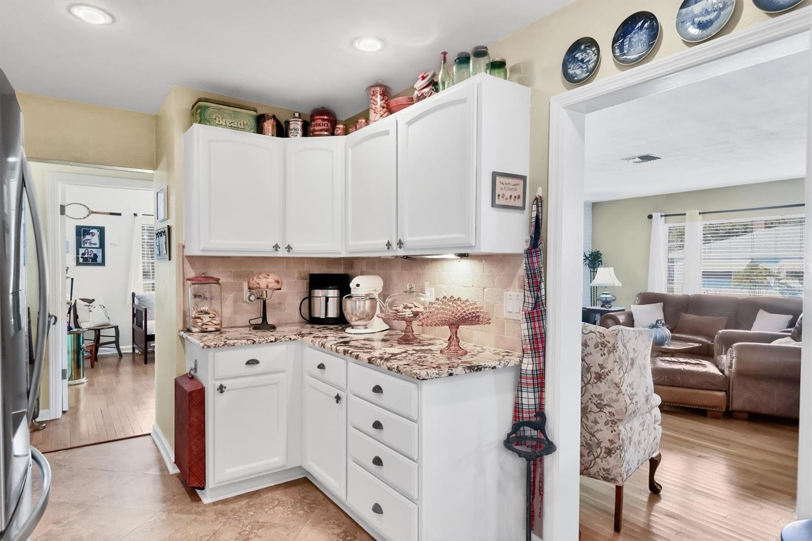 Image 16 of 44 For 401 28th Street W