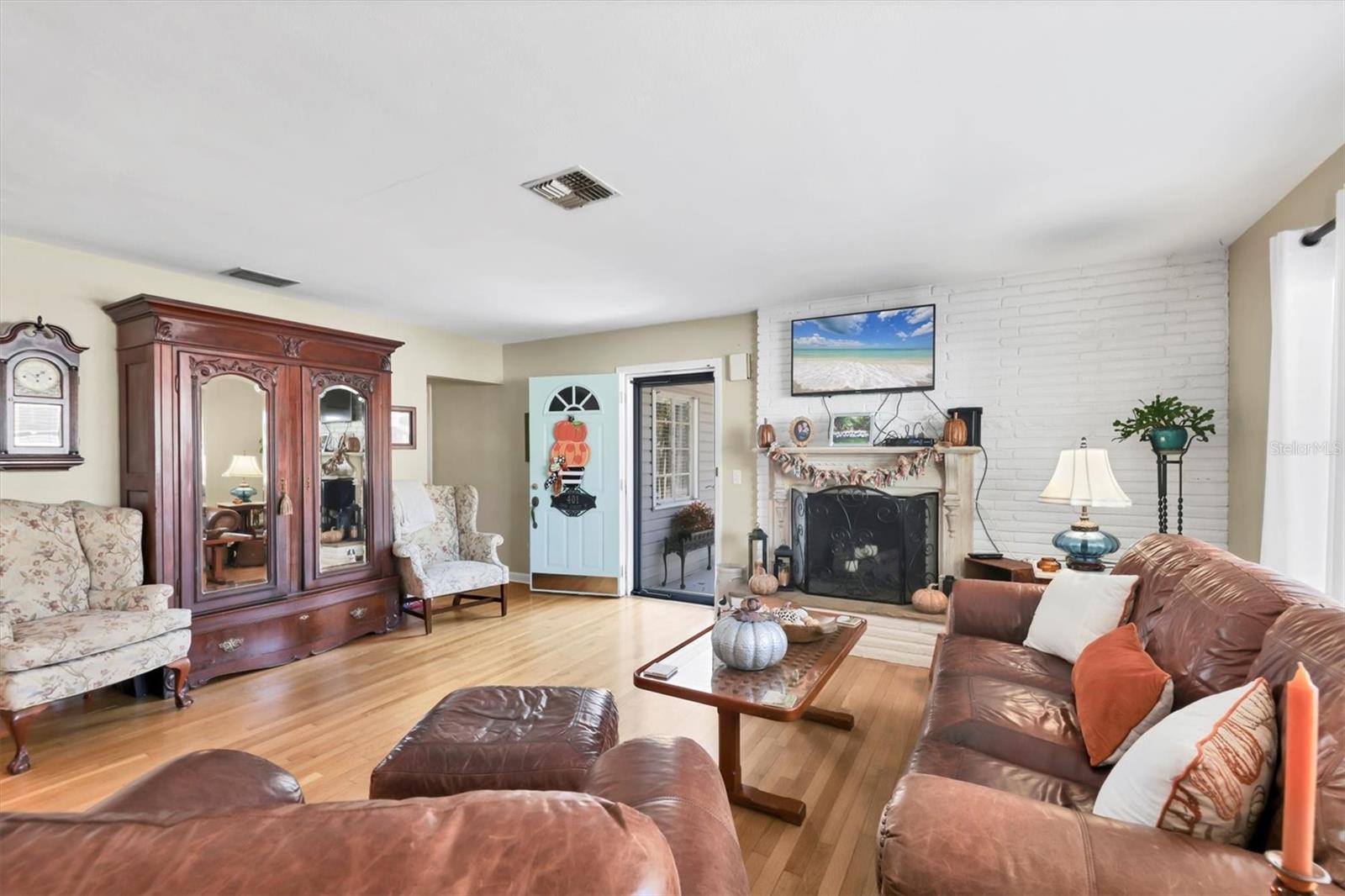 Image 4 of 44 For 401 28th Street W