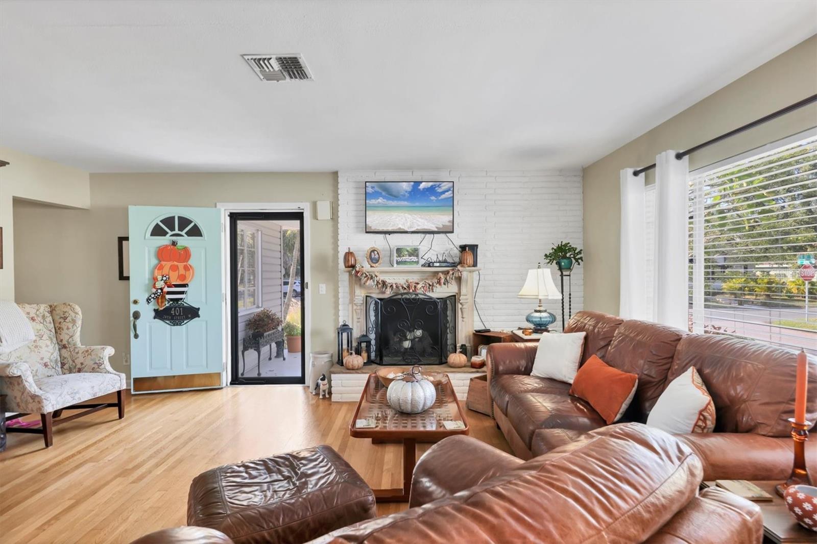 Image 6 of 44 For 401 28th Street W