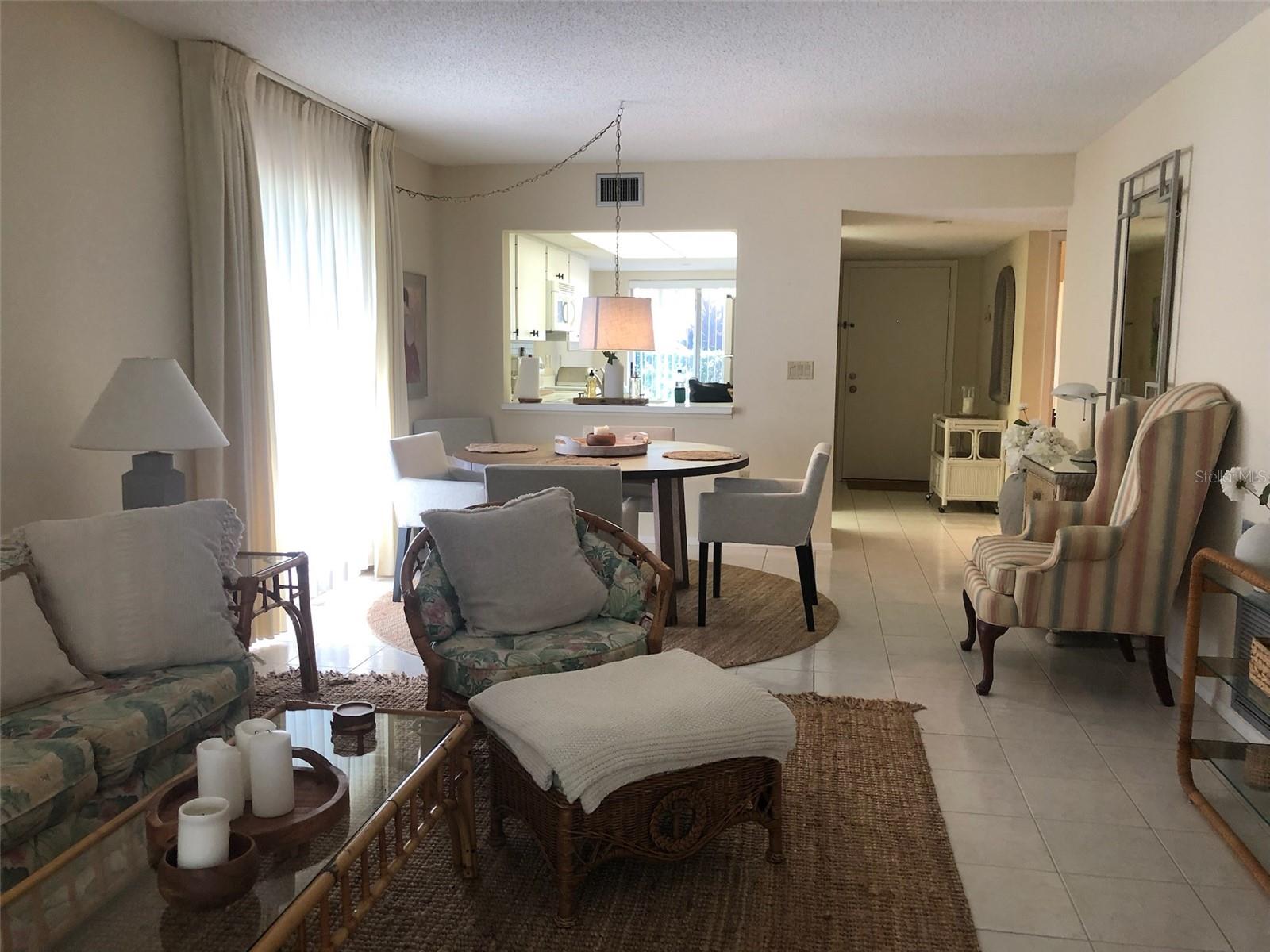 Image 4 of 44 For 5226 Marsh Field Lane 11