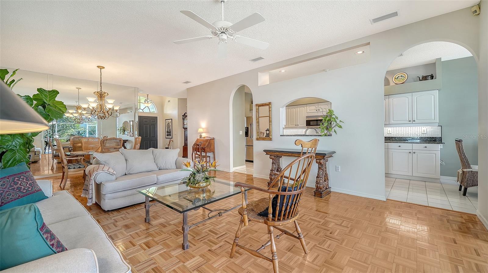 Image 16 of 51 For 6828 Avenida Marbella