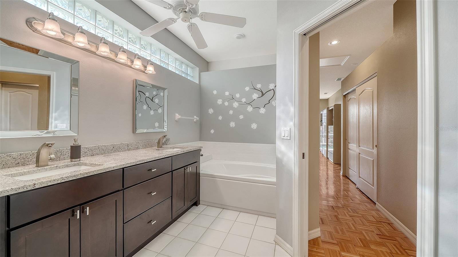 Image 29 of 51 For 6828 Avenida Marbella