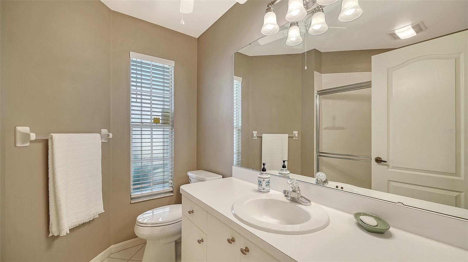 Image 33 of 51 For 6828 Avenida Marbella