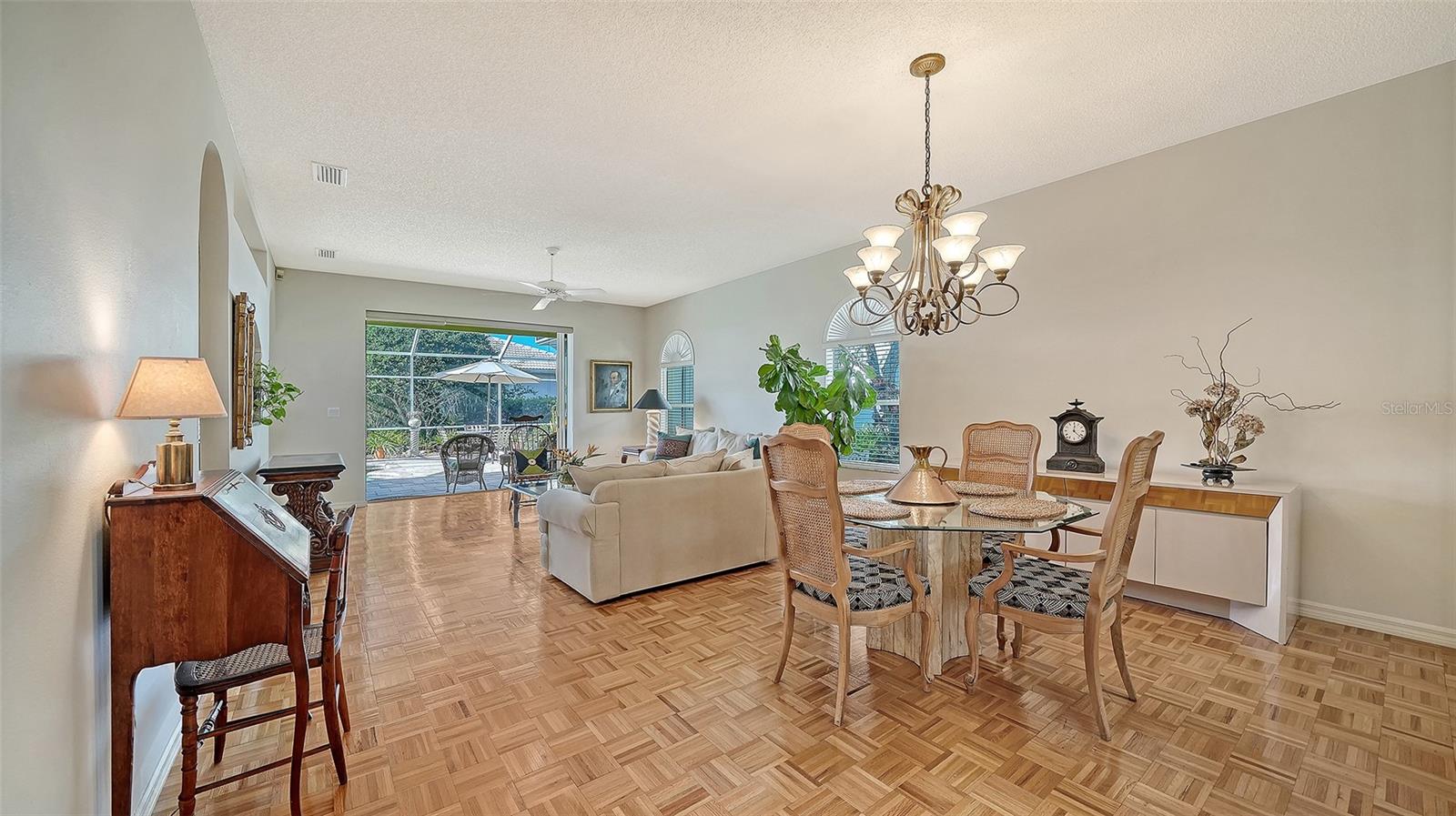 Image 6 of 51 For 6828 Avenida Marbella